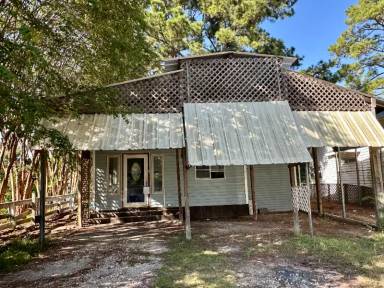 Main picture of 12096 Canal St