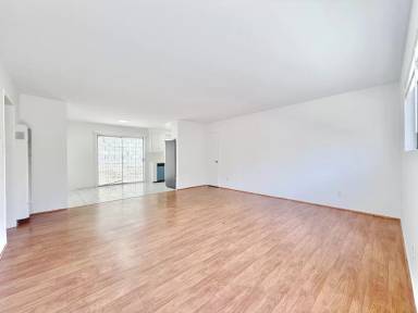 Main picture of 540 Hyde Park Pl