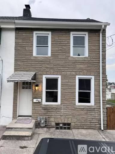 Main picture of 421 Grove St