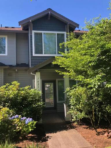 Main picture of 10232 NE Snoqualmie St