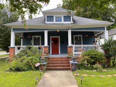 Main picture of 1227 Berkeley St