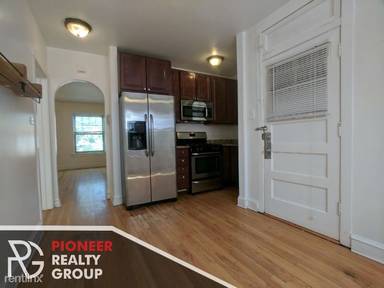 Main picture of 2100 W Ainslie St