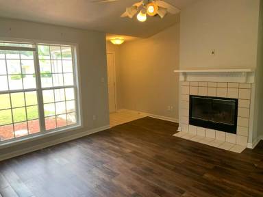 Main picture of 2154 Franklin St