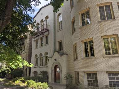 Main picture of 7447 N Hoyne Ave