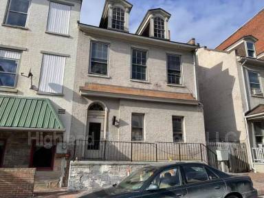Main picture of 147 Locust St