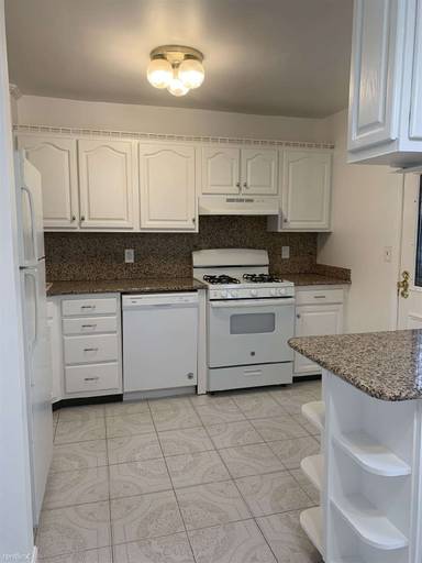 Main picture of 156 Park Ave