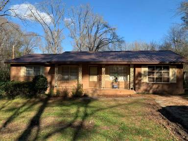 Main picture of 1675 Woodbine Rd