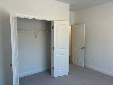Main picture of 614 Oakleaf Grove Ln