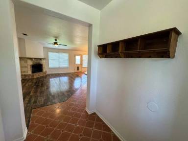 Main picture of 212 Oak Ridge Dr