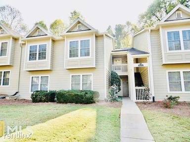 Main picture of 46 Springhedge Ct SE