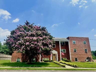 Main picture of 21 Morton Ave