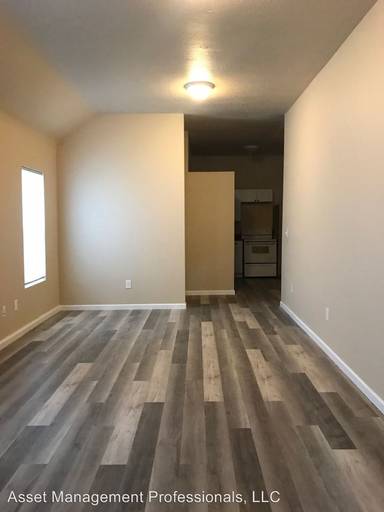 Main picture of 307 7th St W