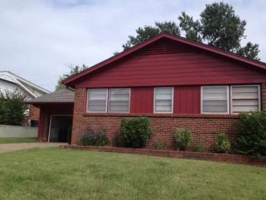 Main picture of 4305 S Yale Ave