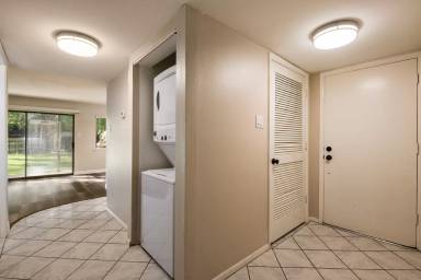 Main picture of 925 Country Club Dr SE