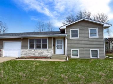 Main picture of 104 W 37th St