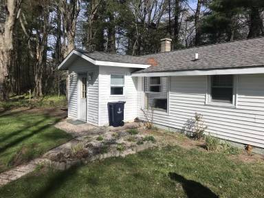 Main picture of 598 Pleasant Ave