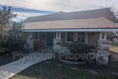 Main picture of 232 W 7th Ave