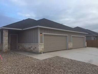 Main picture of 338 Loop 332