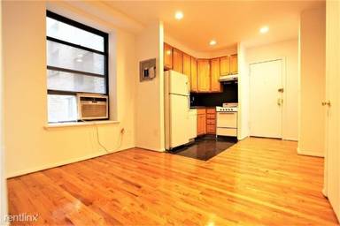 Main picture of 172 E 7th St