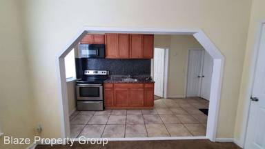 Main picture of 2218 S Taylor St