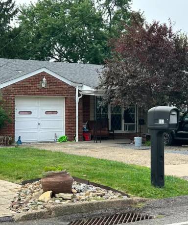 Main picture of 953 Ridge Rd