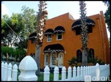Main picture of 623 S Palmetto Ave