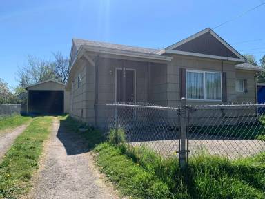 Main picture of 304 Rosewood St