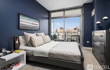 Main picture of 808 S Clark St