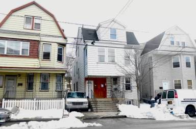 Main picture of 834 S 18th St