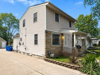 Main picture of 23511 Wellington Ave