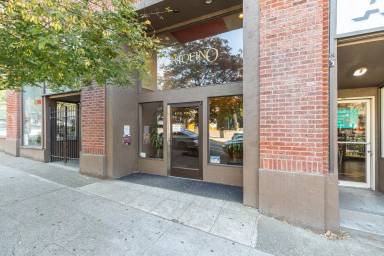 Main picture of 417 E Pine St