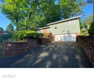 Main picture of 1052 Glen Rd