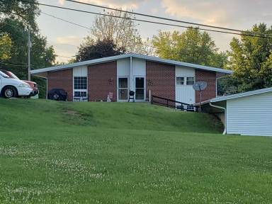 Main picture of 1321 Spring Valley Ln