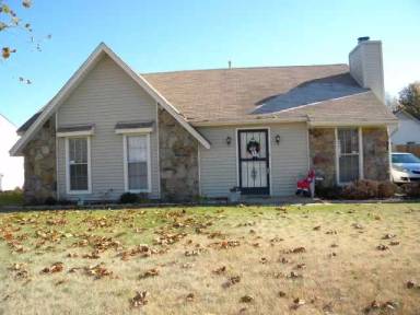 Main picture of 2668 Van Der Veer Dr