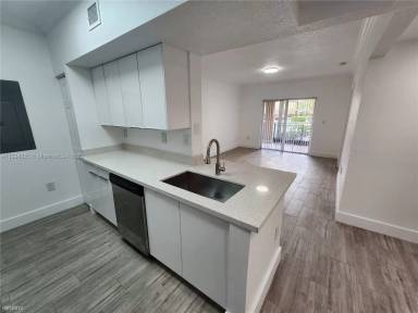 Main picture of 215 SW 117th Ter