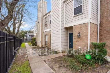 Main picture of 11710 Southlake Dr