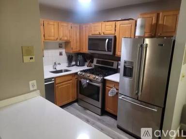 Main picture of 685 Oak St