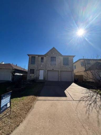 Main picture of 903 Crieff Cross Dr