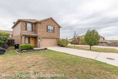Main picture of 102 Cowpoke Ct