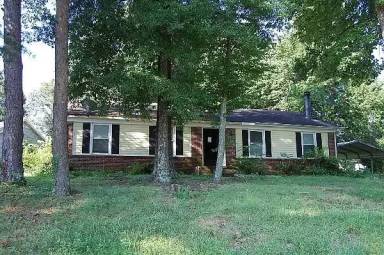 Main picture of 604 Woodlake Dr