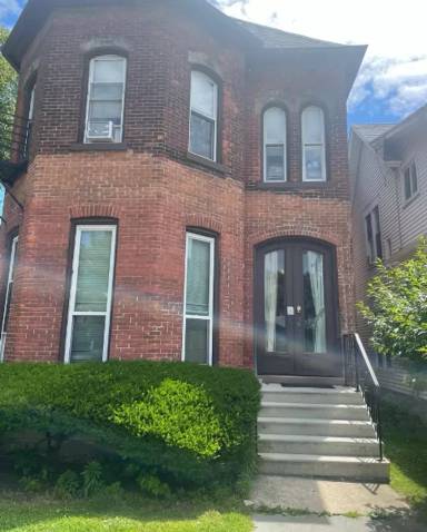 Main picture of 42 Rowley St