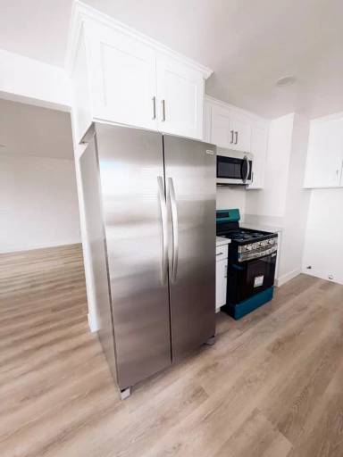 Main picture of 4084 W 129th St