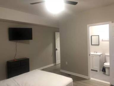 Main picture of 915 N Carey St