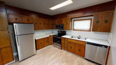 Main picture of 821 N Webb Rd