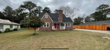 Main picture of 505 E Barnard St