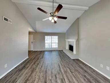 Main picture of 3212 Coyote Way