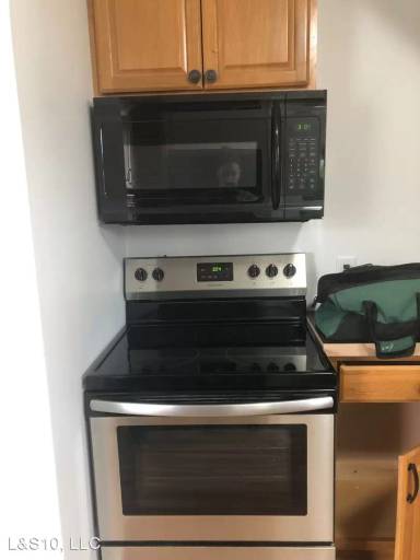 Main picture of 365 Lemert St