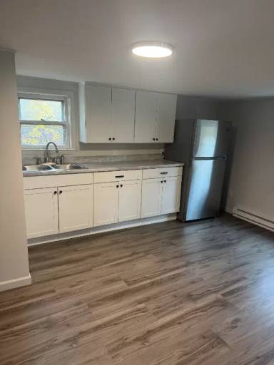 Main picture of 19 Penrose Ave