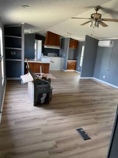 Main picture of 1423 N Arapahoe St