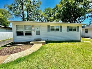 Main picture of 1730 Mark Twain Dr